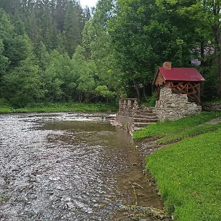 Villa біля річки Izki