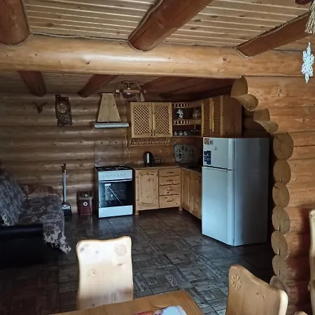 别墅 біля річки 艾兹基