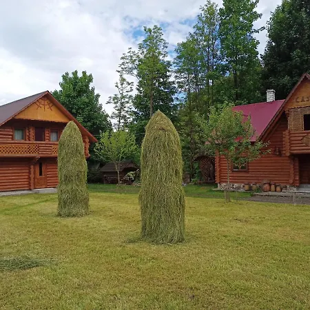 别墅 біля річки