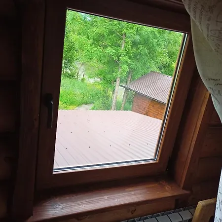 Villa біля річки