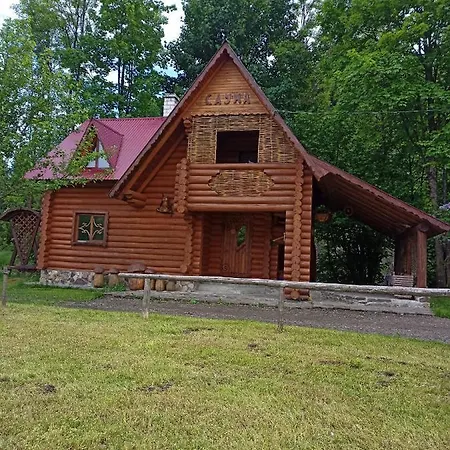 біля річки Villa