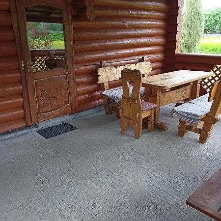 біля річки
