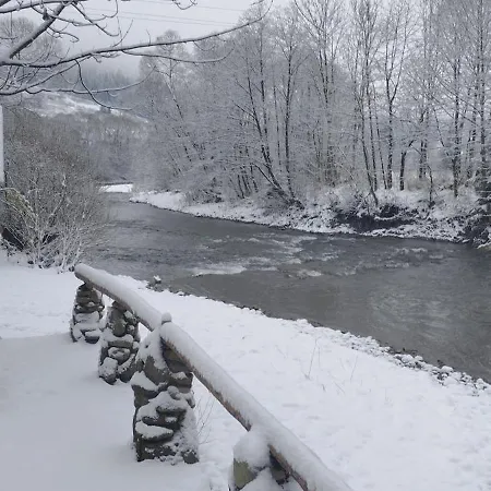 біля річки Villa Izki