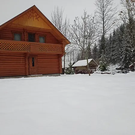 біля річки Villa *
