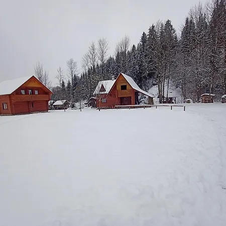 ヴィラ біля річки