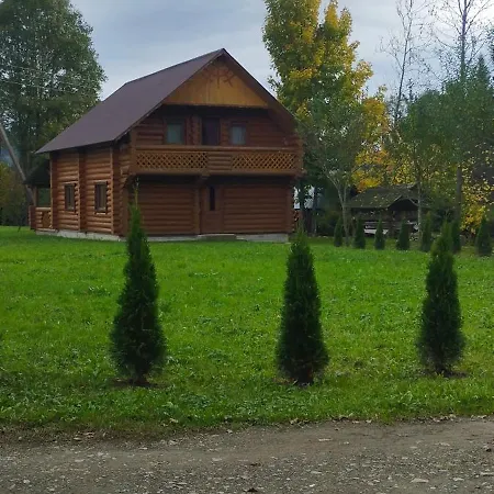 біля річки *