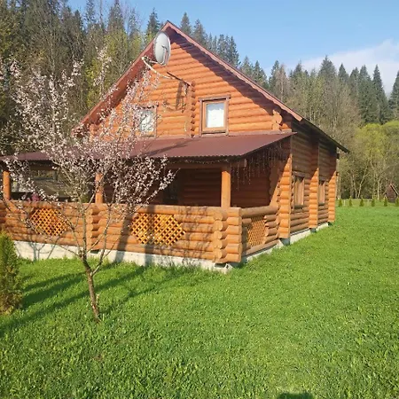 Villa біля річки