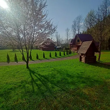 біля річки Villa *