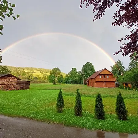 біля річки