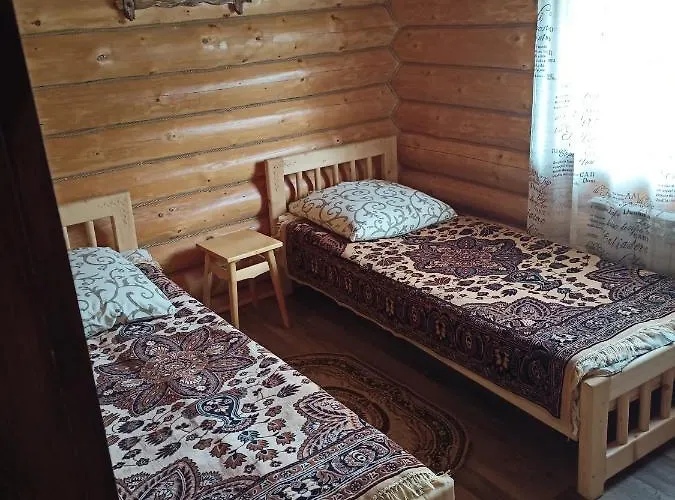 біля річки