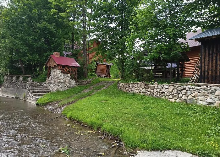 біля річки 艾兹基