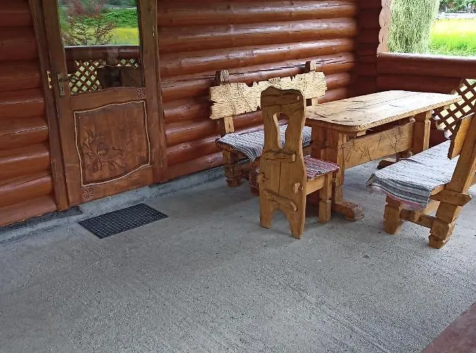 біля річки