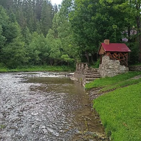 Villa біля річки Izki