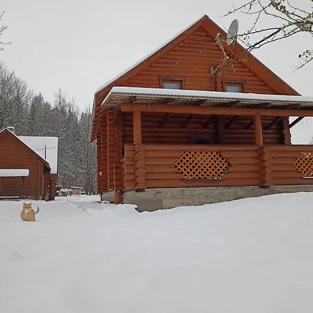 біля річки