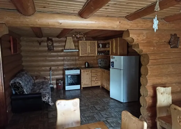 别墅 біля річки 艾兹基